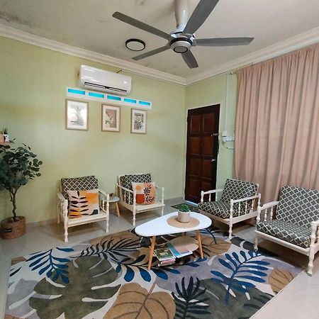 Mini Green Homestay Kulai Exteriör bild