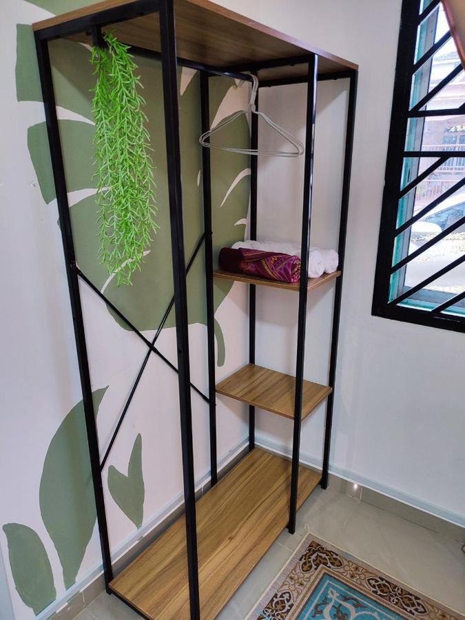 Mini Green Homestay Kulai Exteriör bild