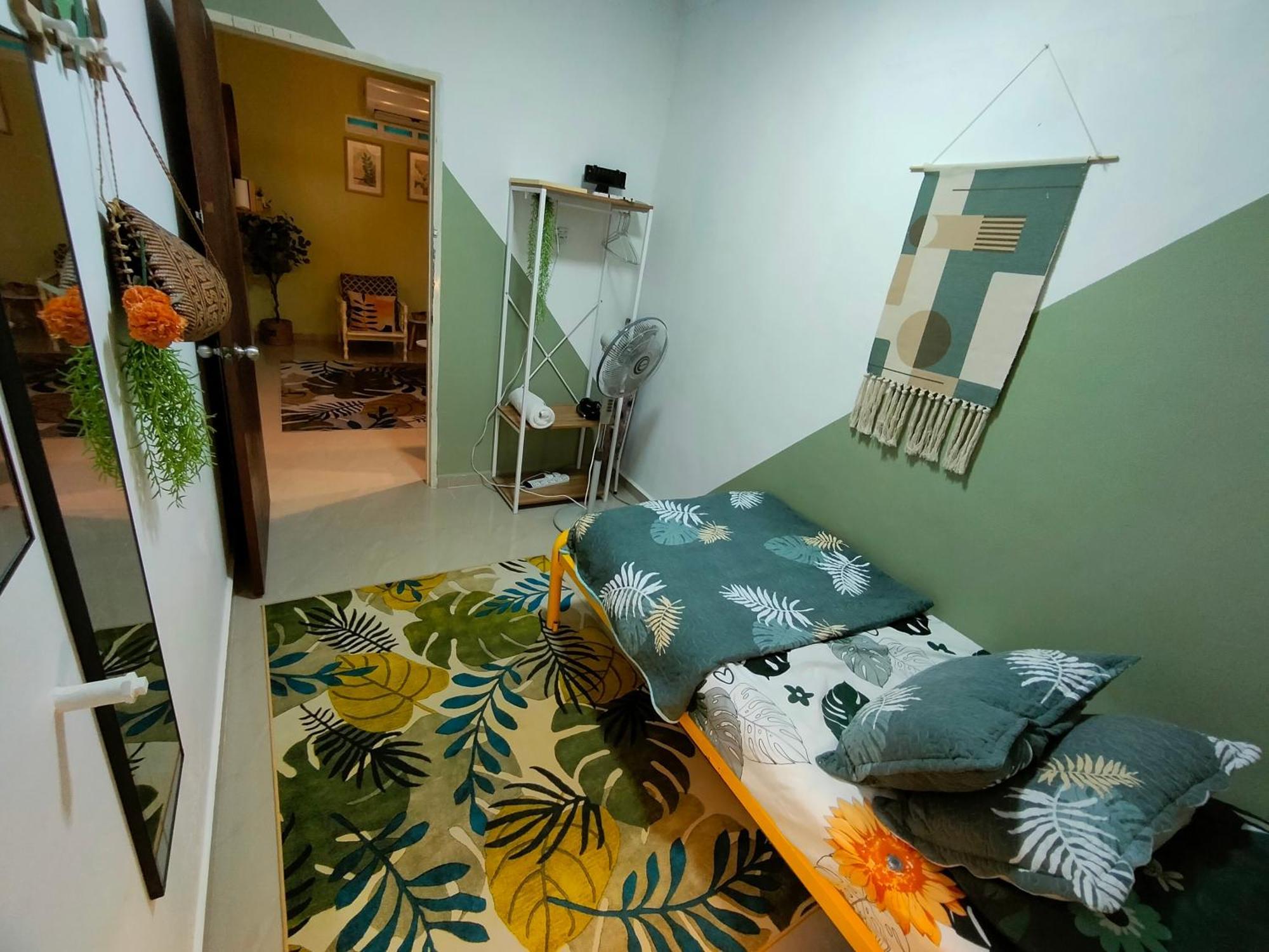 Mini Green Homestay Kulai Exteriör bild
